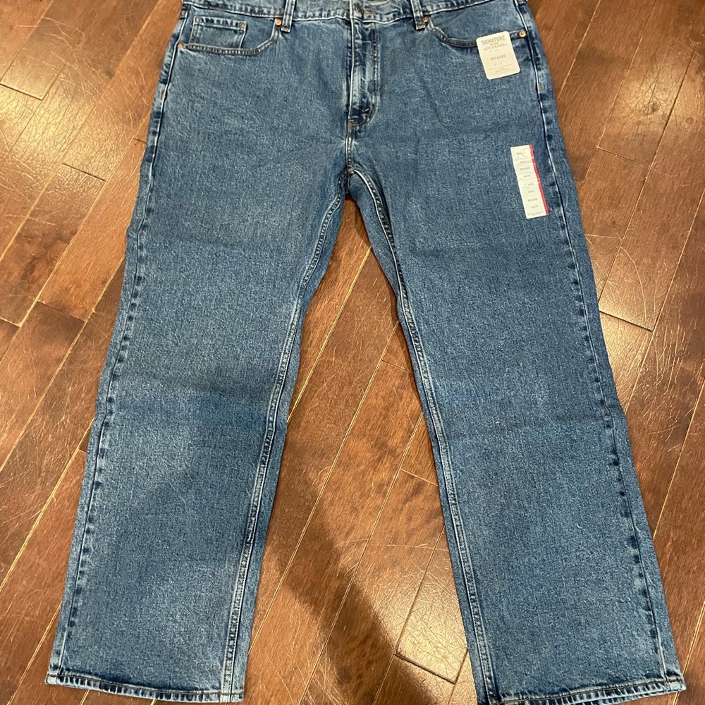 Signature by Levi Strauss Men's Straight Blue Jeans